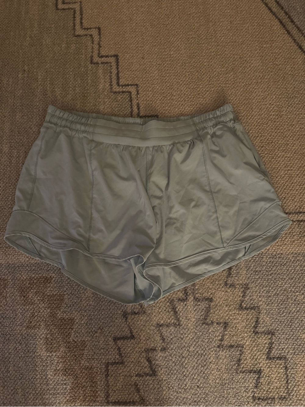 lululemon hotty hot high-rise lined short 4”